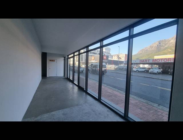 496M² RETAIL TO LET IN WOODSTOCK